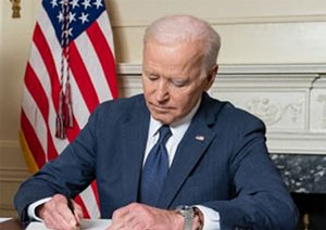 Joe Biden Sign Student Loan Relief