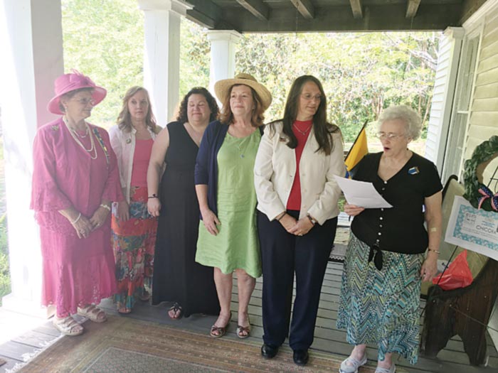 Hudson Berry Officers 2018-2020 – left to right: Librarian Julia Barnes, Registrar Deborah Hogan, Historian Abigail Moreno; Vice Regent Cheryl Tuttle; Regent Pam Durham; Outgoing Regent Cynthia Campbell.