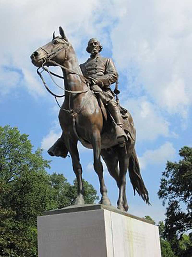 Nathan Bedford Forrest, Statue in Memphis park 2010, Removed by PC politicians 2017.